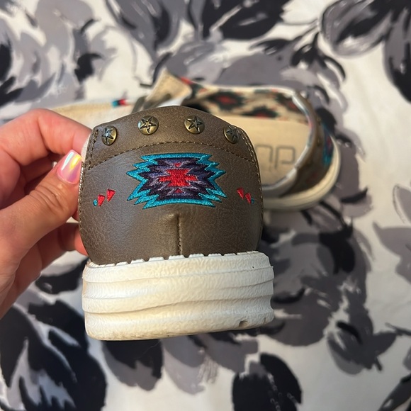 Women’s size 9 Aztec HeyDudes - Picture 2 of 4